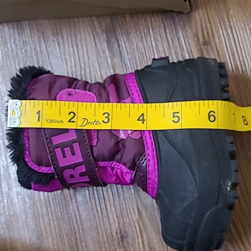 Sorel Kids' Black and Purple Winter Boots used good condition for‎ girl,s.